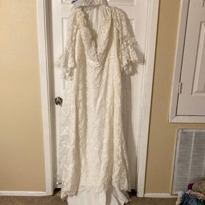 Beautiful Wedding Dress Worn For 3 hours tops